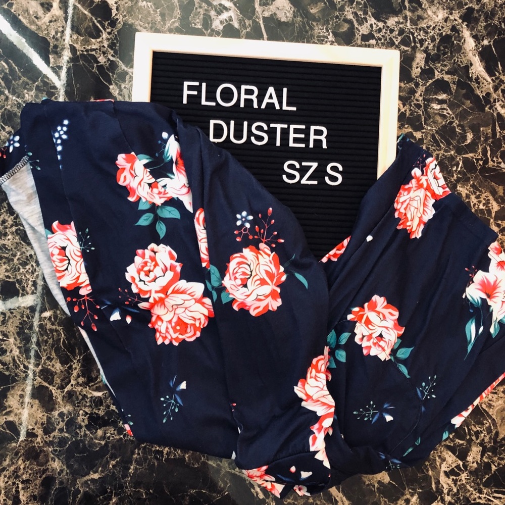 💙 Beautiful Navy and Pink Floral Duster 💙